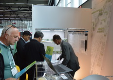 Roel van de Heijning with Sac O2, explains about micro propagation.